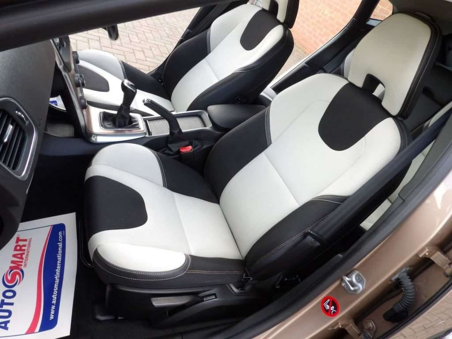 Used Volvo V40 2014 for sale - 76959815: Photo 16