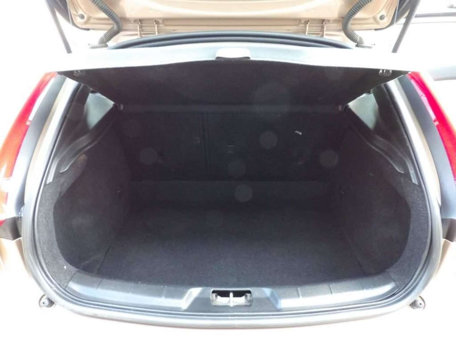 Used Volvo V40 2014 for sale - 76959815: Photo 18