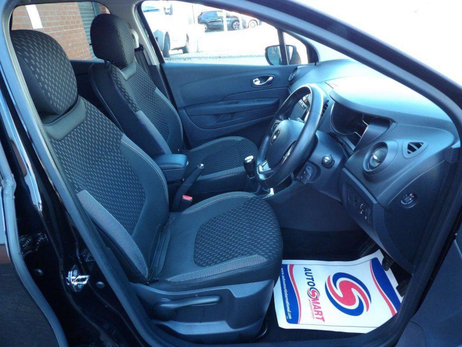 Used Renault Captur 2017 for sale - 76601935: Photo 11