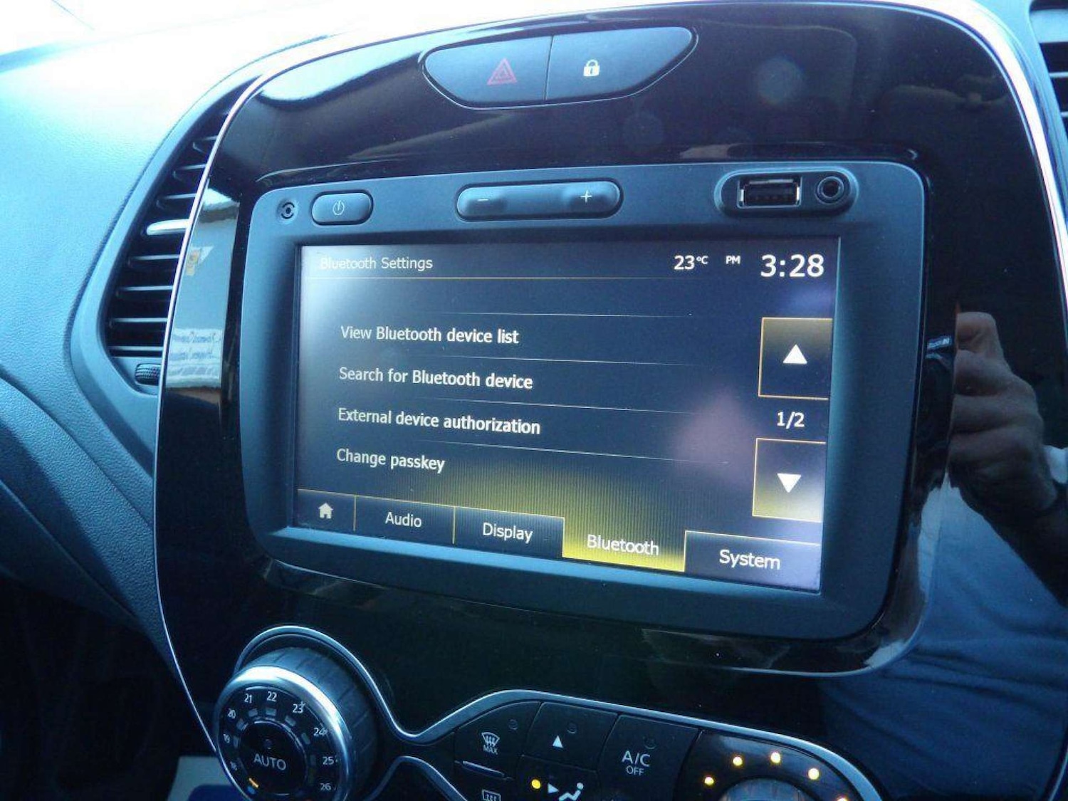 Used Renault Captur 2017 for sale - 76601935: Photo 28