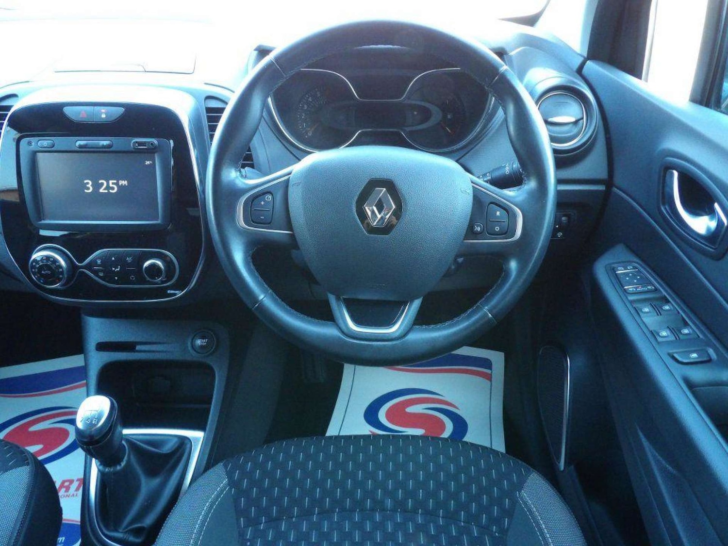 Used Renault Captur 2017 for sale - 76601935: Photo 9