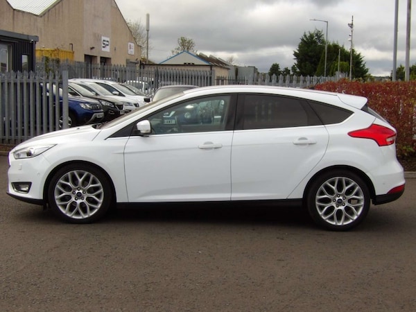 Used Ford Focus 2017 for sale - 76159772: Photo 3