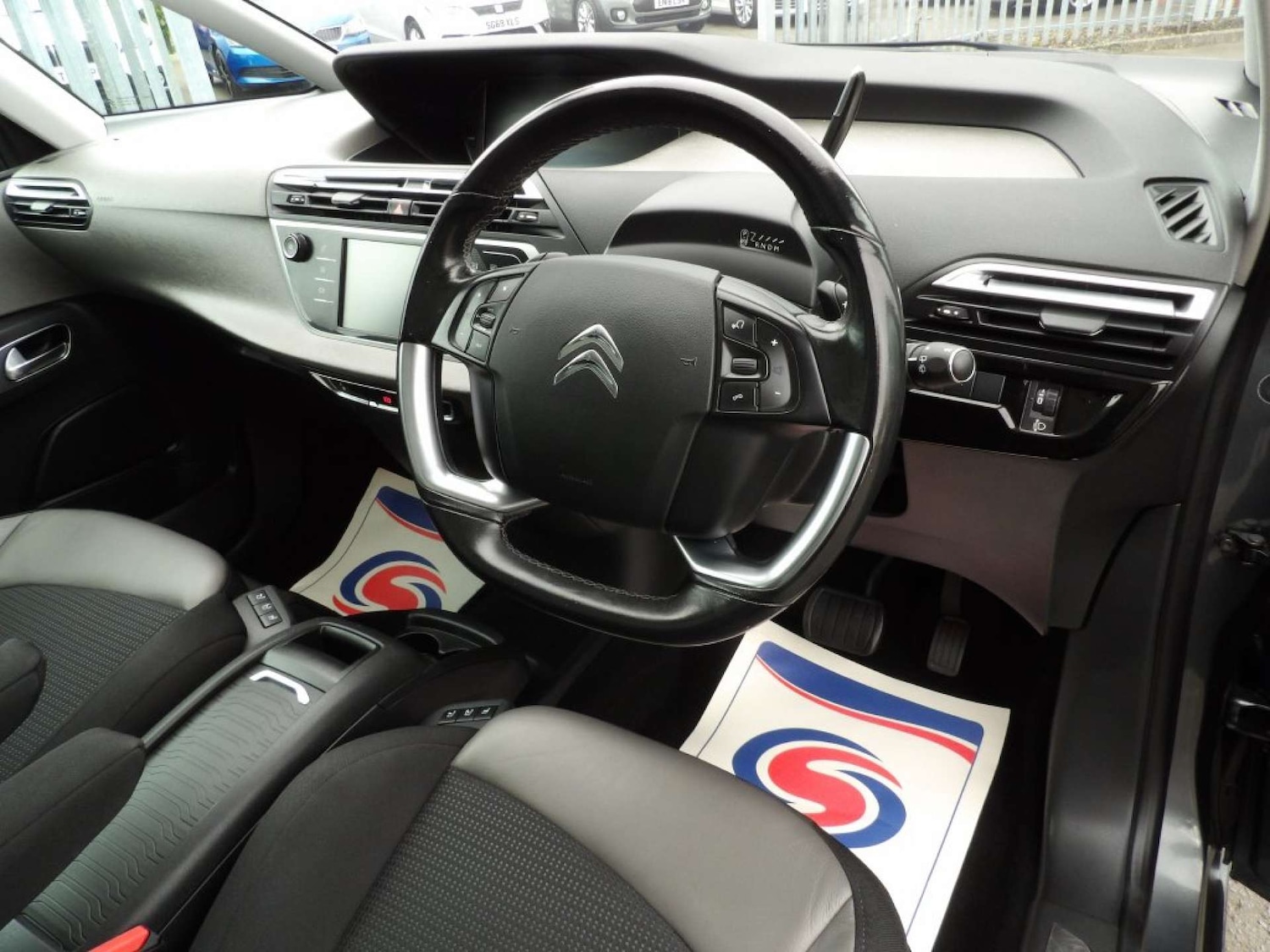 Used Citroen C4 Picasso 2017 for sale - 76602148: Photo 10