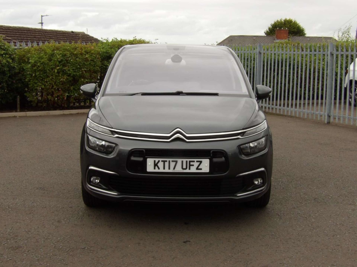 Used Citroen C4 Picasso 2017 for sale - 76602148: Photo 2