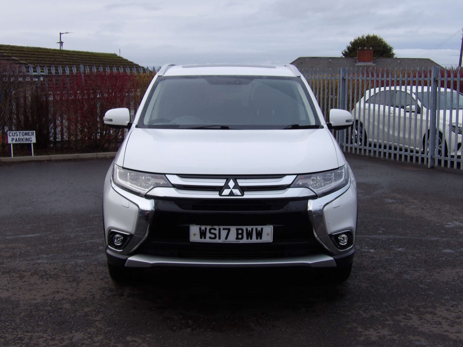 Used Mitsubishi Outlander 2017 for sale - 77198028: Photo 2