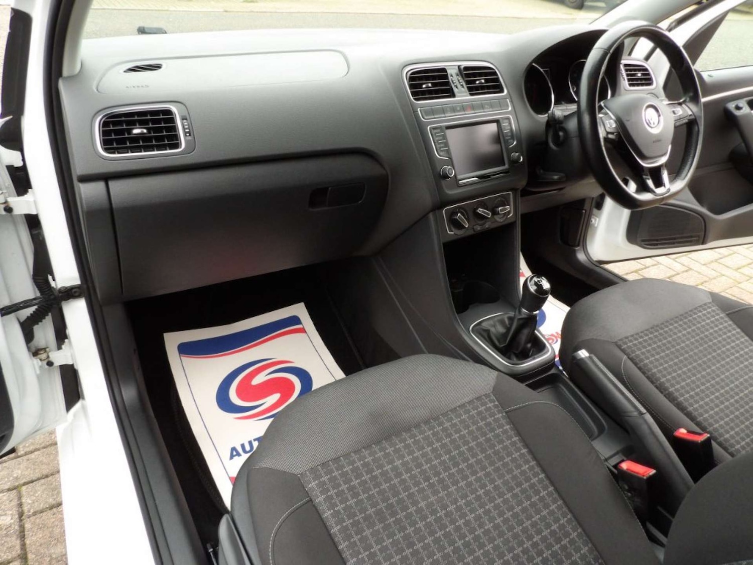 Used Volkswagen Polo 2017 for sale - 76600909: Photo 14