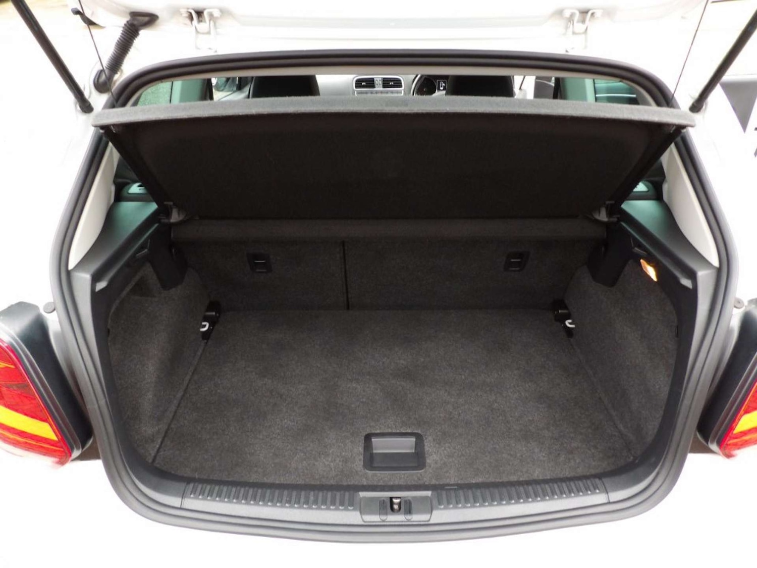 Used Volkswagen Polo 2017 for sale - 76600909: Photo 18