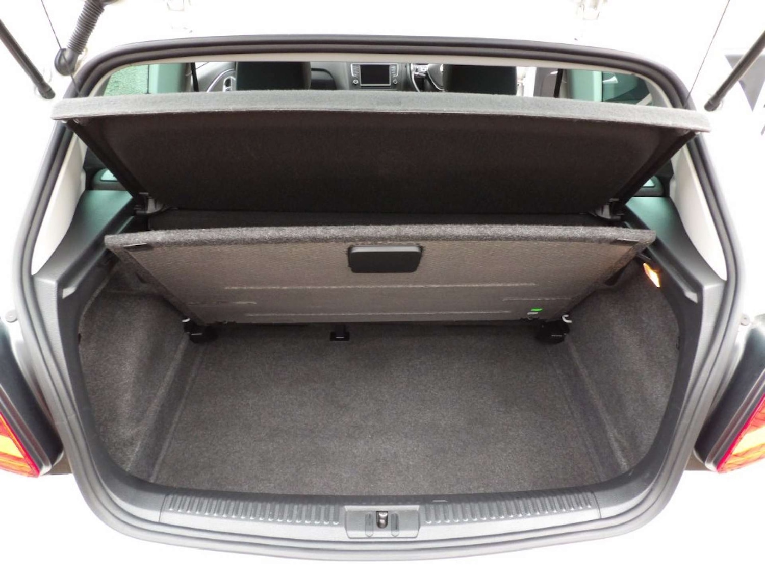 Used Volkswagen Polo 2017 for sale - 76600909: Photo 19