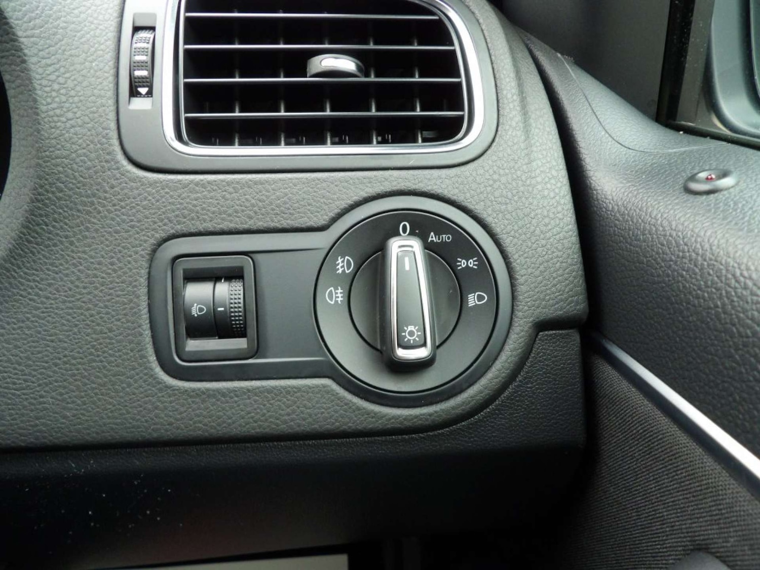 Used Volkswagen Polo 2017 for sale - 76600909: Photo 22