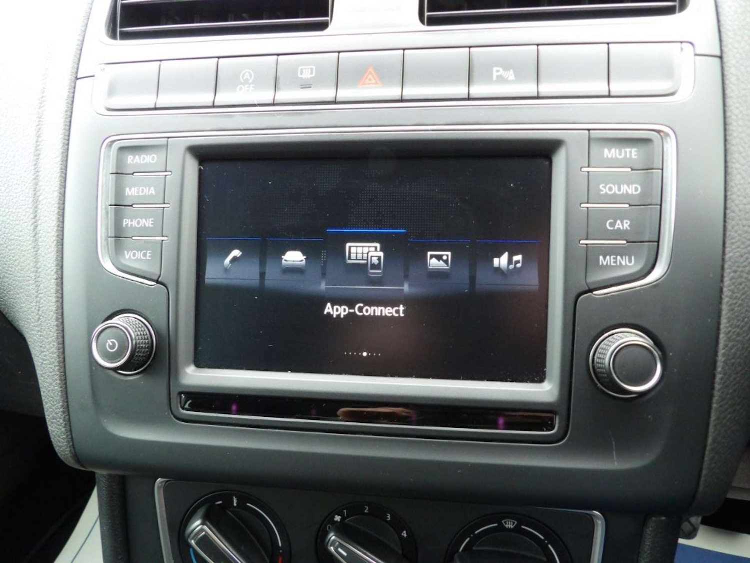 Used Volkswagen Polo 2017 for sale - 76600909: Photo 27