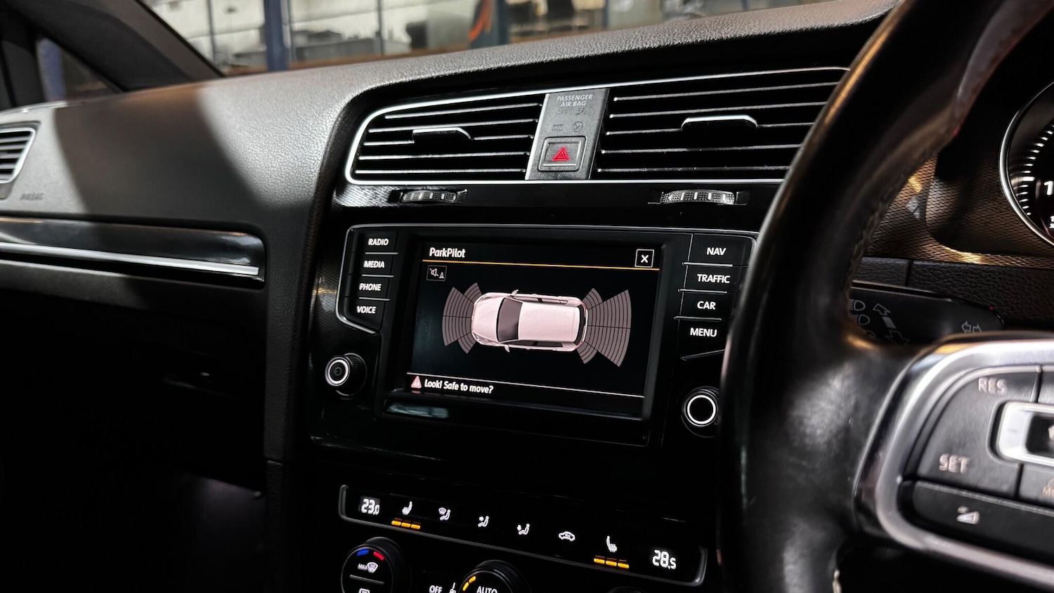 Used Volkswagen Golf 2014 for sale - 77454873: Photo 9