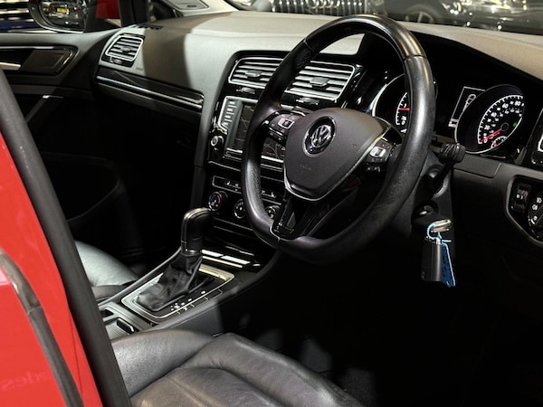 Used Volkswagen Golf 2017 for sale - 76246819: Photo 33