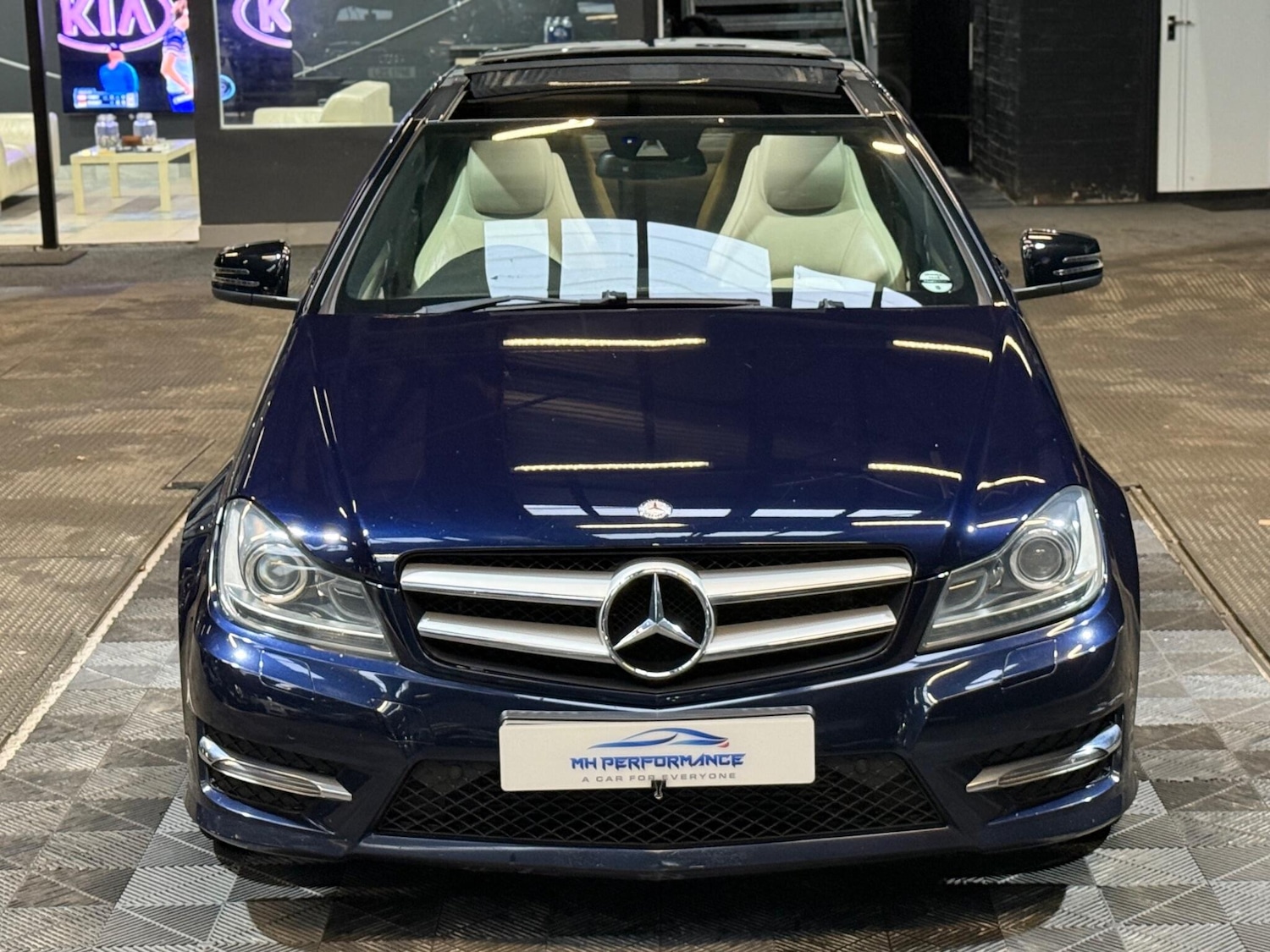 Used Mercedes-Benz C Class 2012 for sale - 76473065: Photo 19