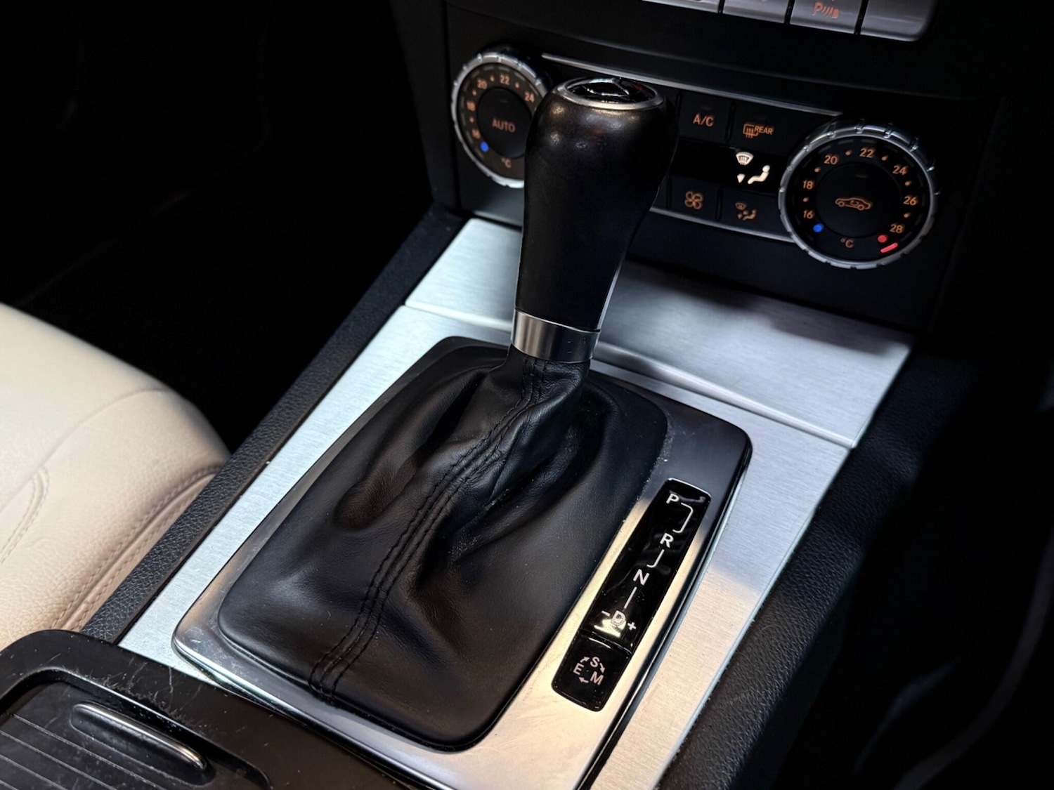 Used Mercedes-Benz C Class 2012 for sale - 76473065: Photo 33