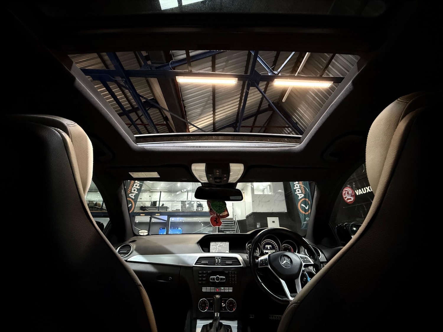 Used Mercedes-Benz C Class 2012 for sale - 76473065: Photo 43