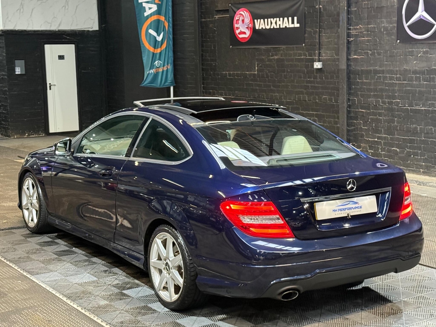 Used Mercedes-Benz C Class 2012 for sale - 76473065: Photo 58