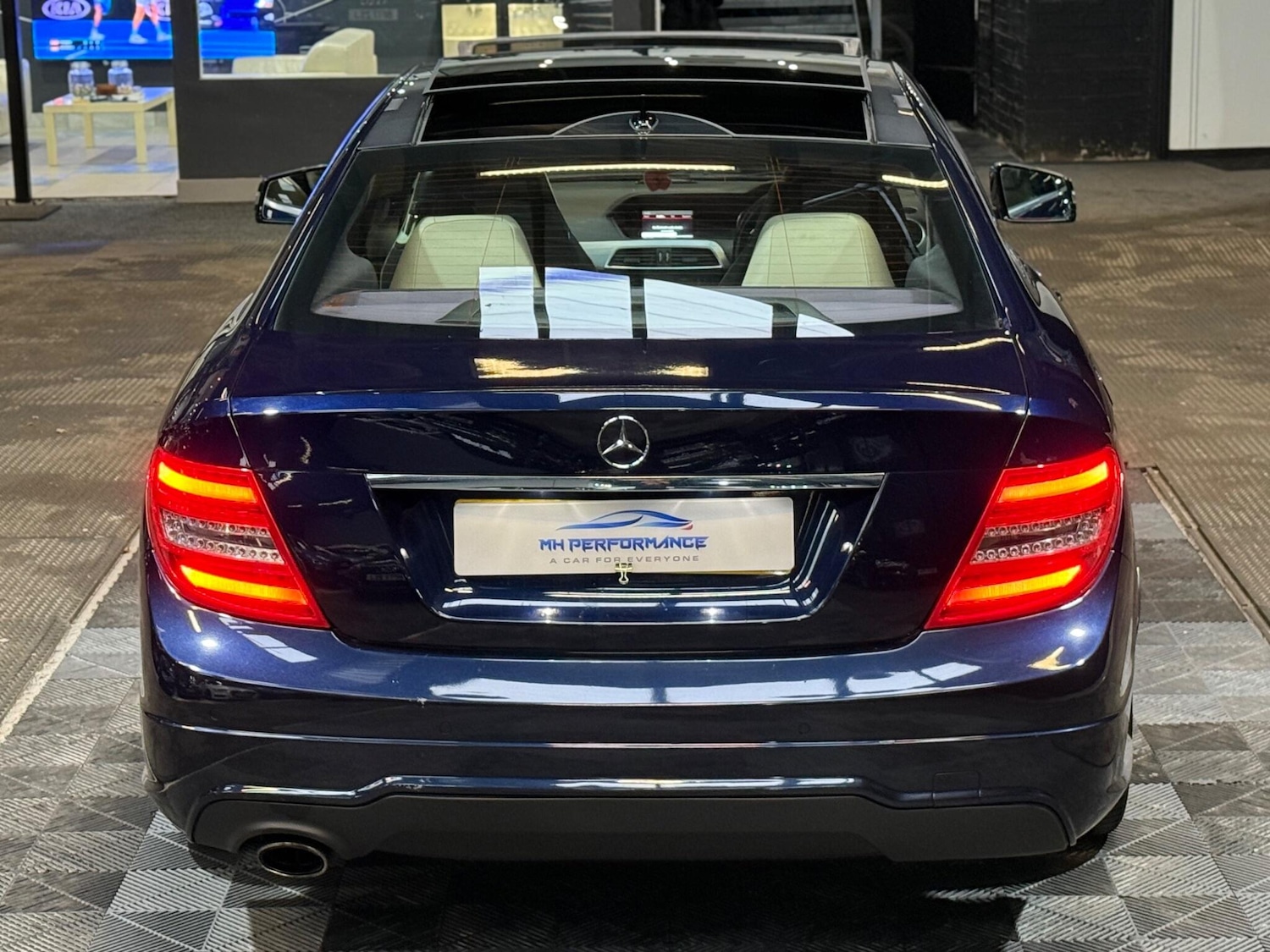 Used Mercedes-Benz C Class 2012 for sale - 76473065: Photo 68