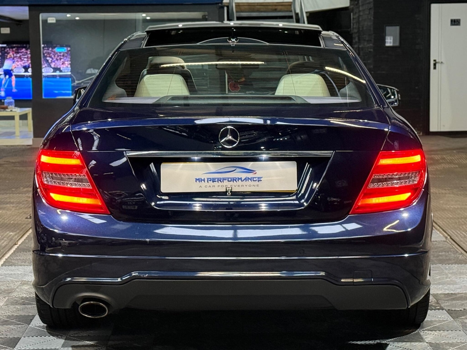 Used Mercedes-Benz C Class 2012 for sale - 76473065: Photo 70