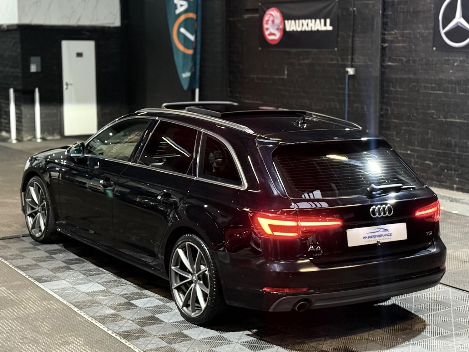 Used Audi A4 Avant 2017 for sale - 76975455: Photo 15