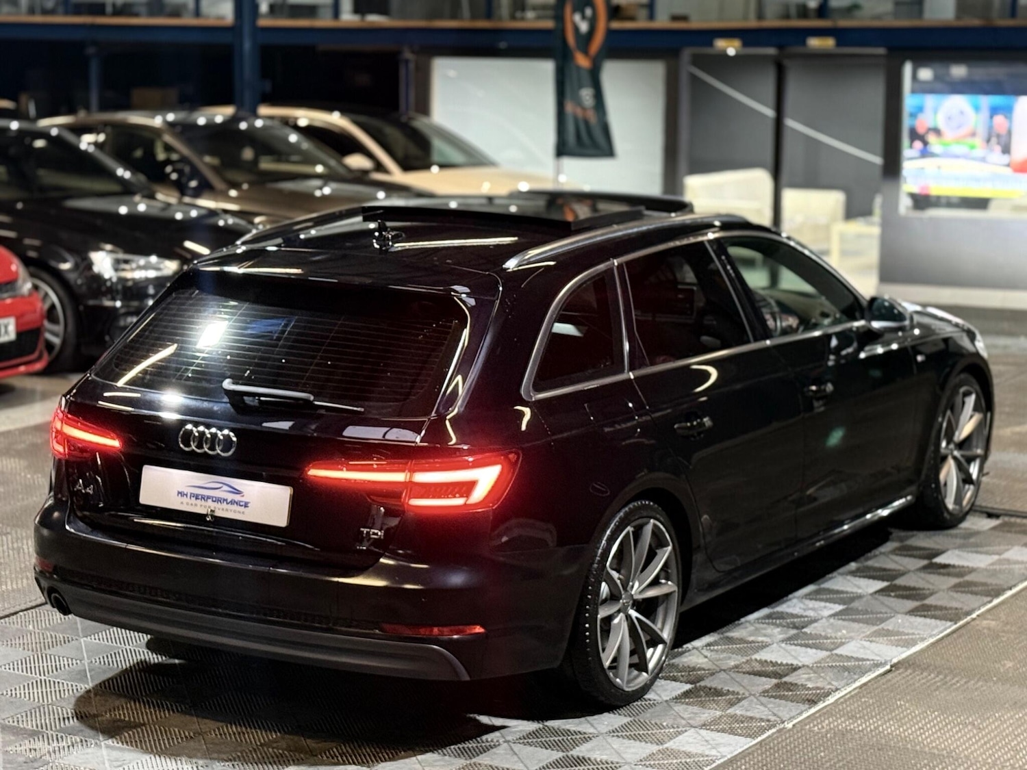 Used Audi A4 Avant 2017 for sale - 76975455: Photo 21