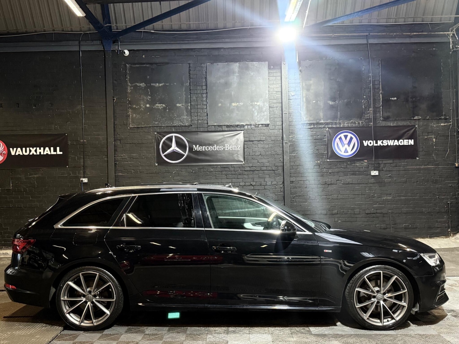 Used Audi A4 Avant 2017 for sale - 76975455: Photo 25