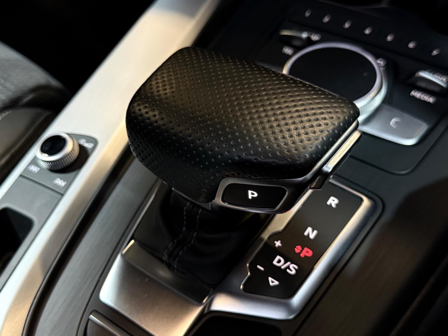 Used Audi A4 Avant 2017 for sale - 76975455: Photo 52