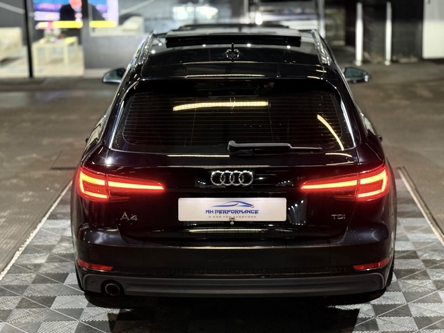 Used Audi A4 Avant 2017 for sale - 76975455: Photo 63