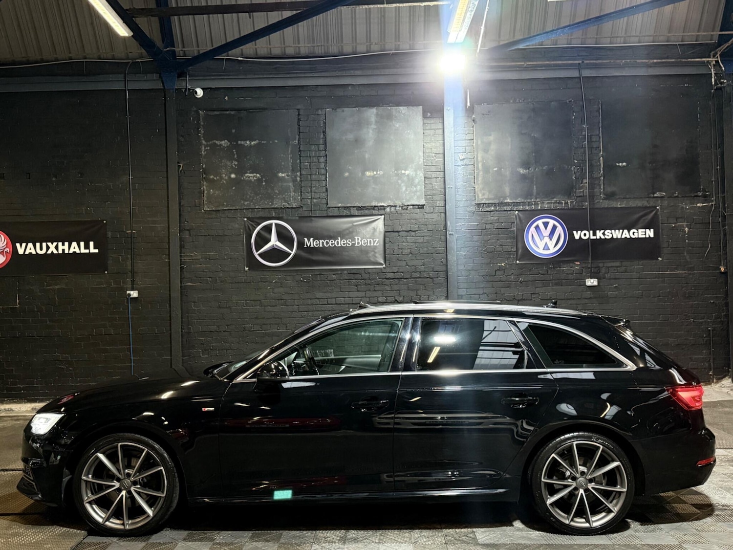 Used Audi A4 Avant 2017 for sale - 76975455: Photo 67