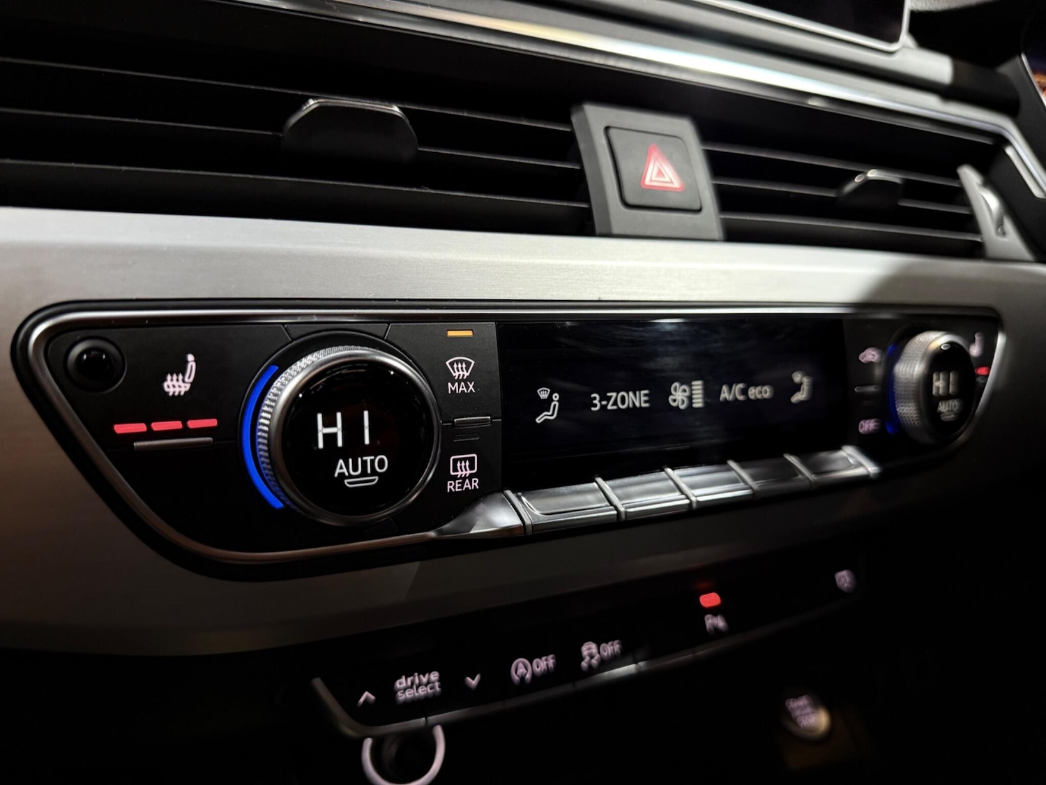 Used Audi A4 Avant 2017 for sale - 76975455: Photo 79