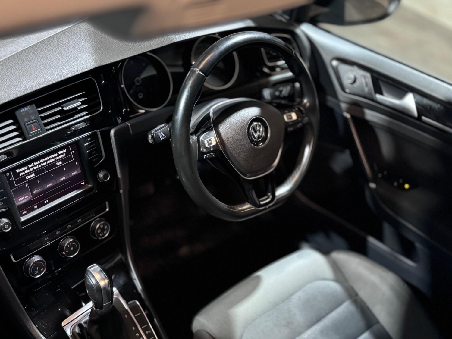 Used Volkswagen Golf 2016 for sale - 76337771: Photo 8