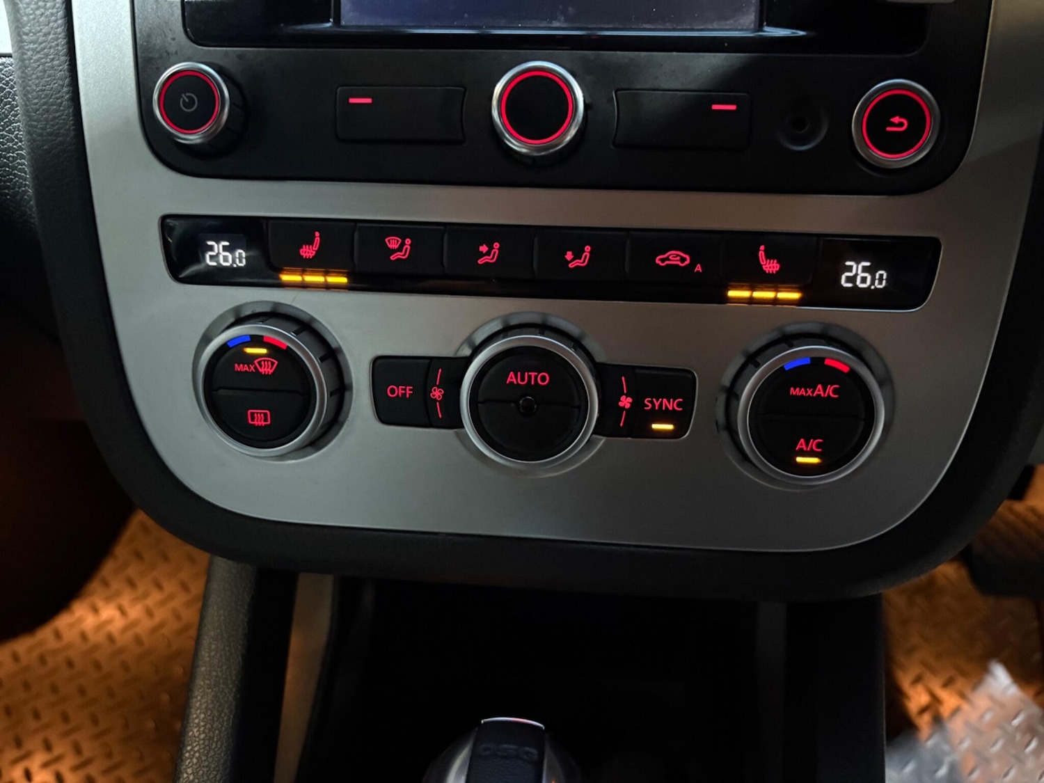 Used Volkswagen Scirocco 2012 for sale - 77015812: Photo 15