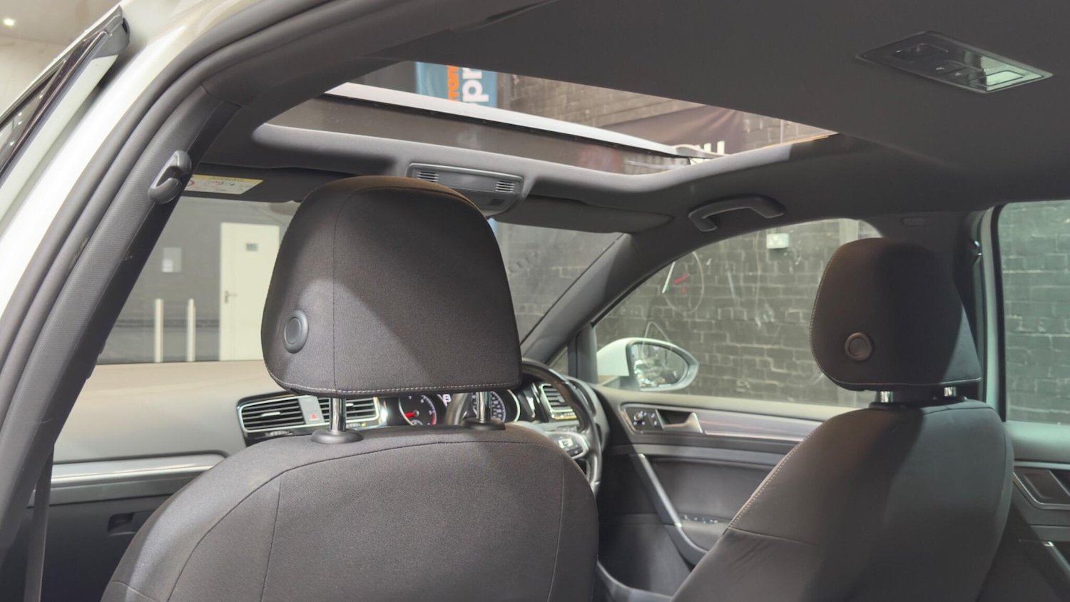 Used Volkswagen Golf 2017 for sale - 77957051: Photo 11