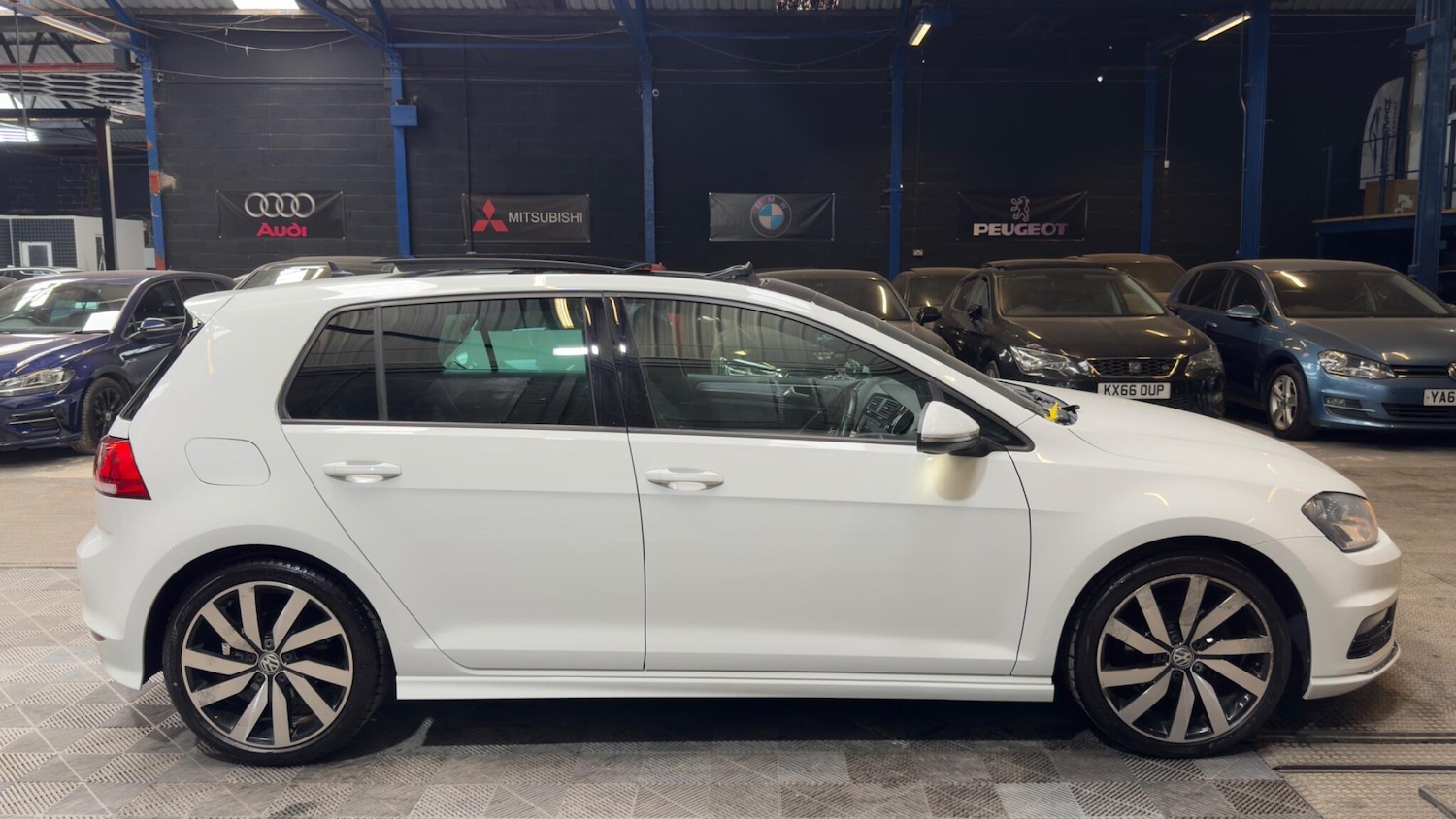 Used Volkswagen Golf 2017 for sale - 77957051: Photo 12