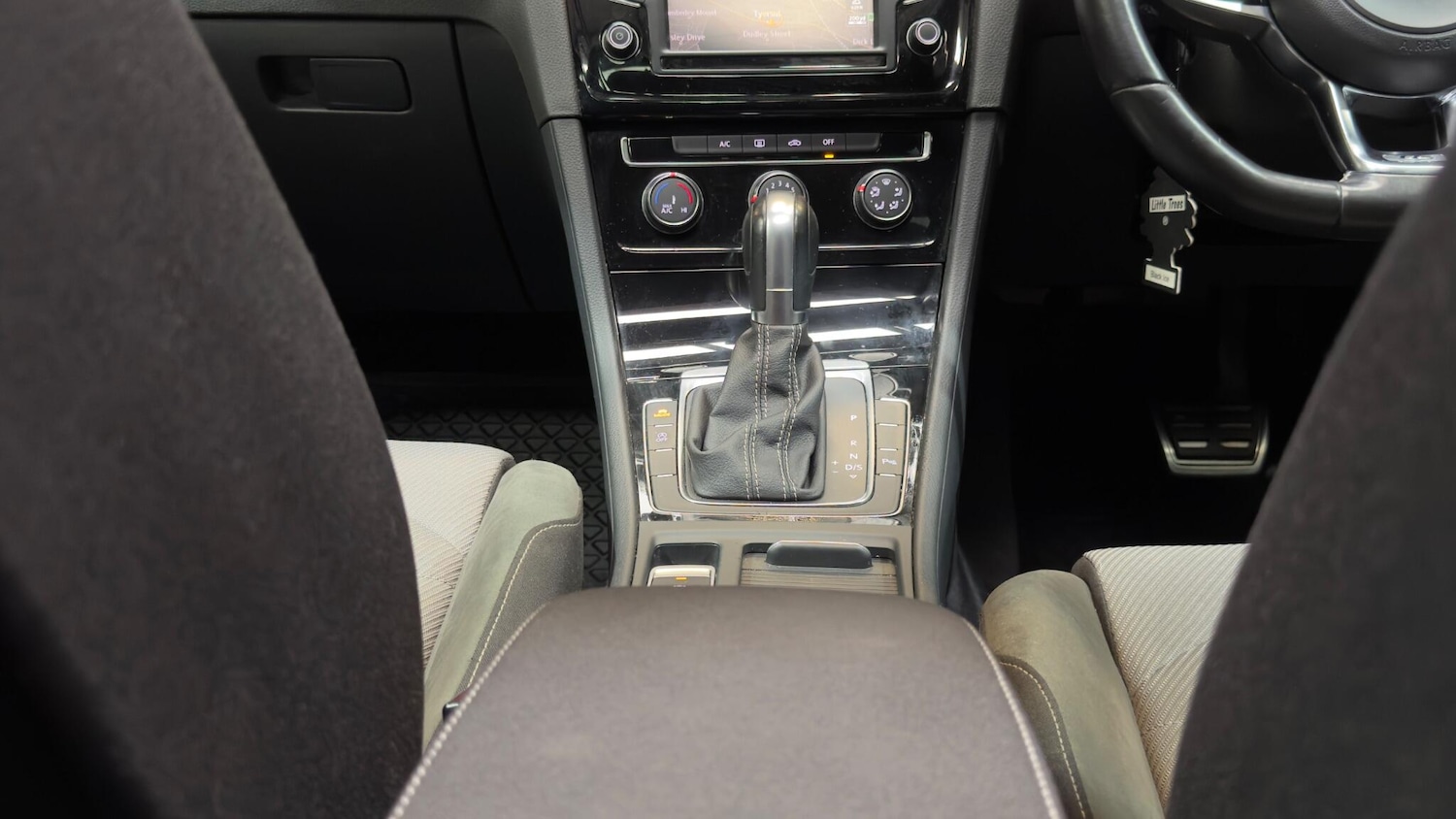 Used Volkswagen Golf 2017 for sale - 77957051: Photo 17