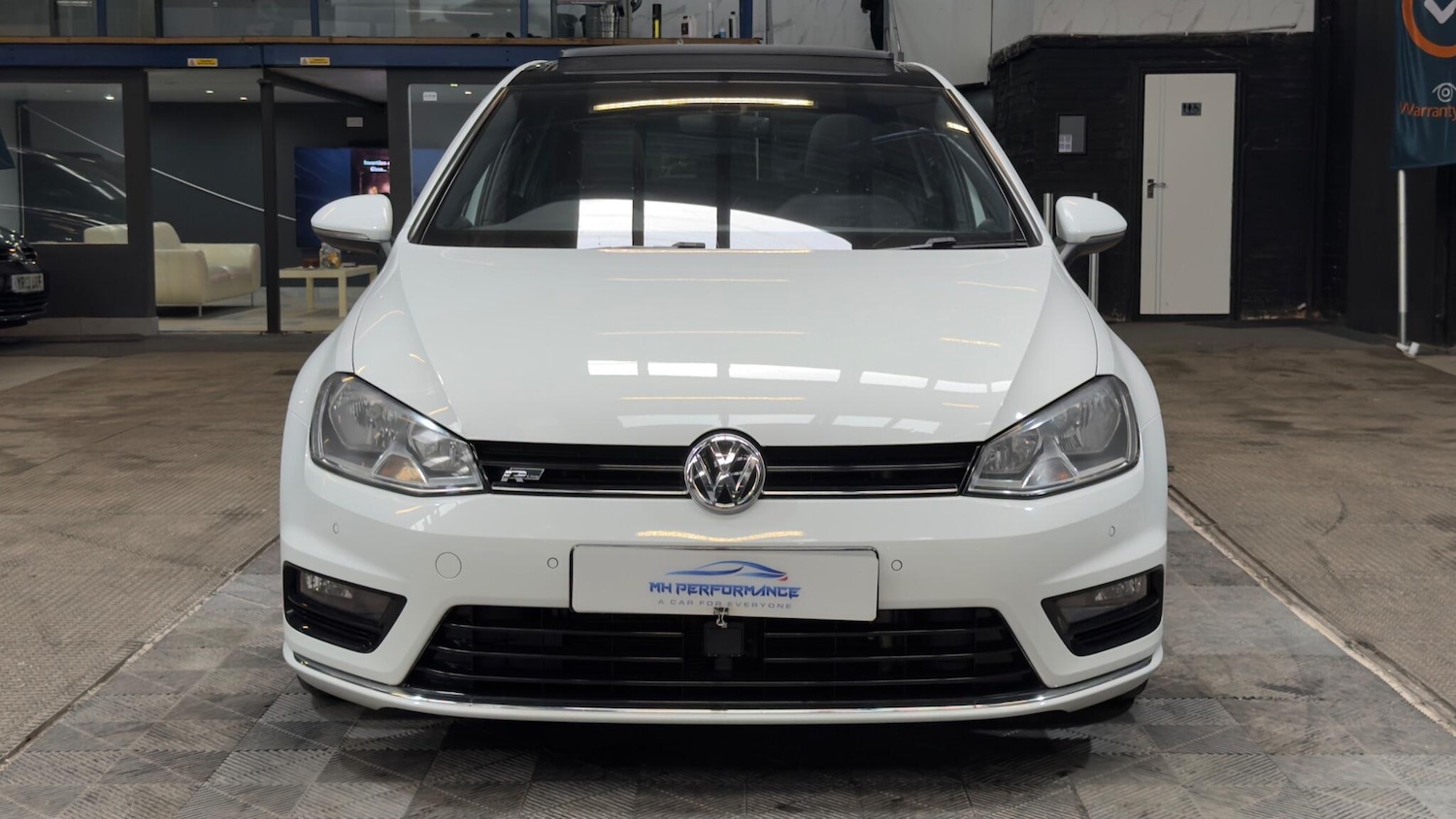 Used Volkswagen Golf 2017 for sale - 77957051: Photo 2