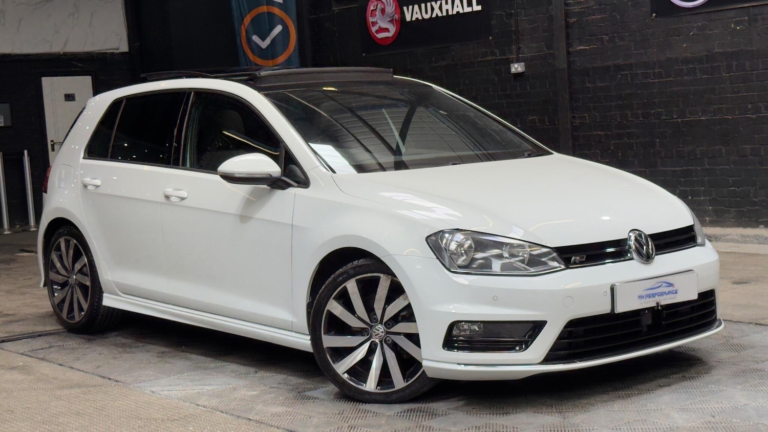 Used Volkswagen Golf 2017 for sale - 77957051: Photo 32