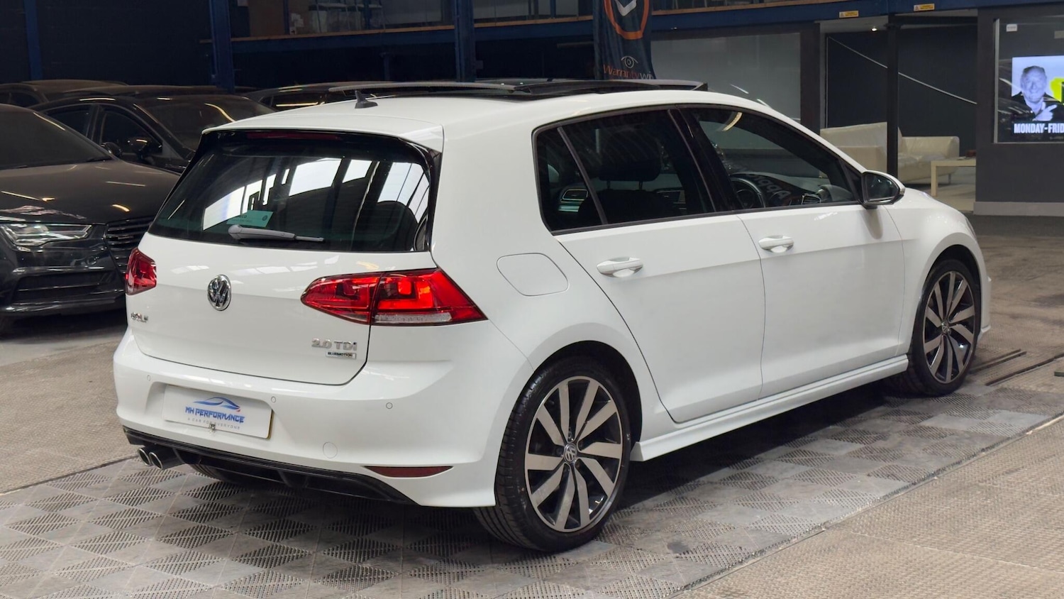 Used Volkswagen Golf 2017 for sale - 77957051: Photo 90