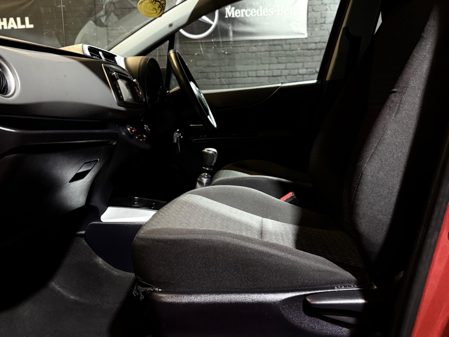 Used Toyota Yaris 2014 for sale - 76537974: Photo 27