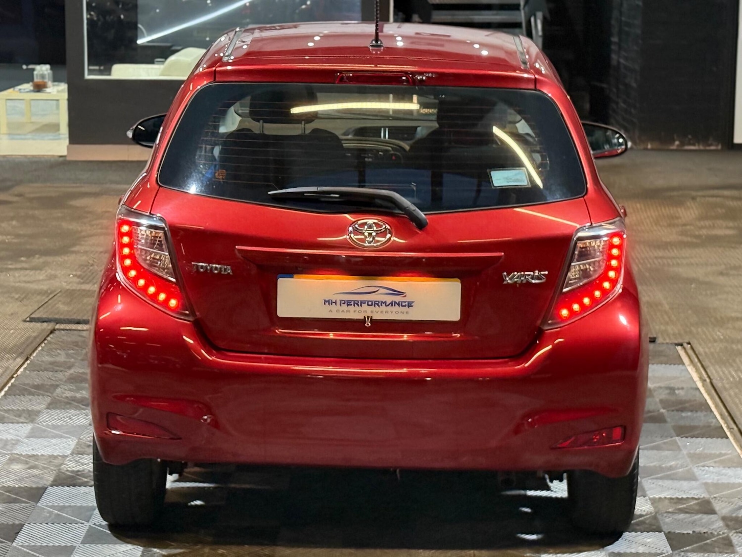 Used Toyota Yaris 2014 for sale - 76537974: Photo 34