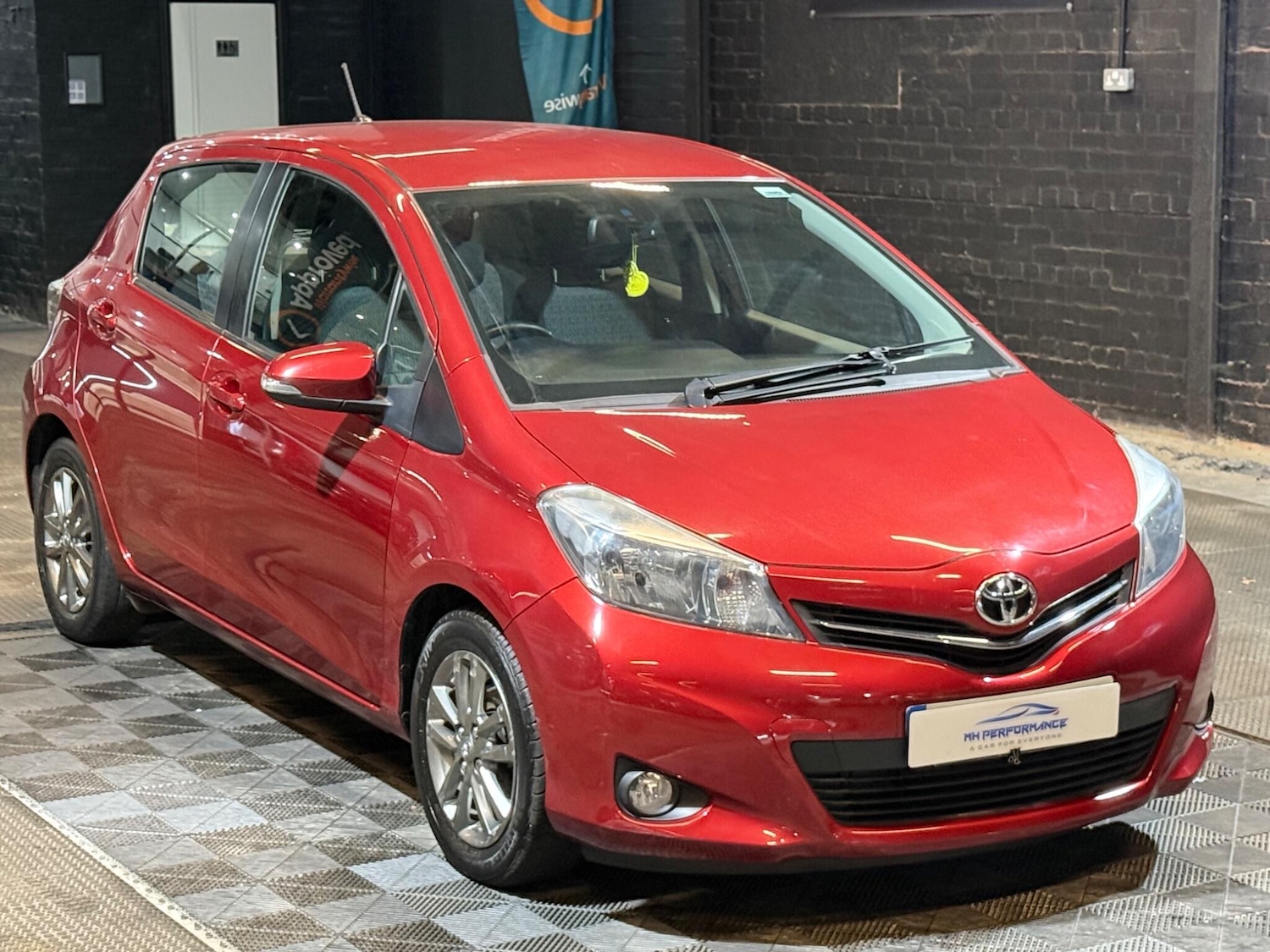 Used Toyota Yaris 2014 for sale - 76537974: Photo 38