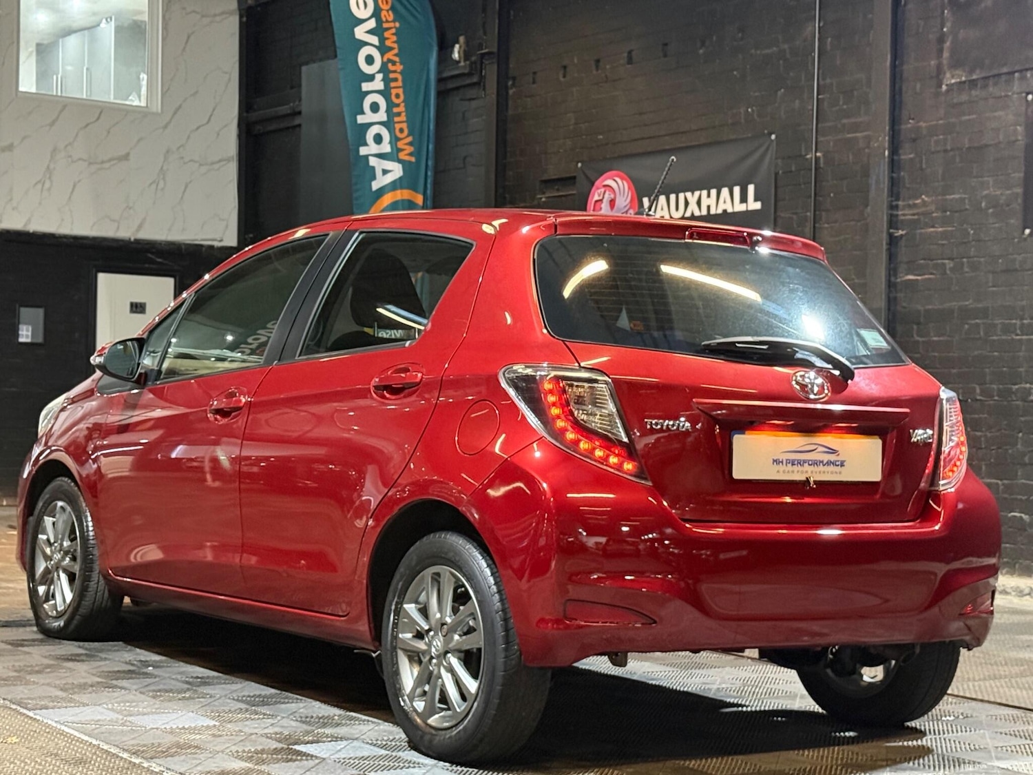 Used Toyota Yaris 2014 for sale - 76537974: Photo 43