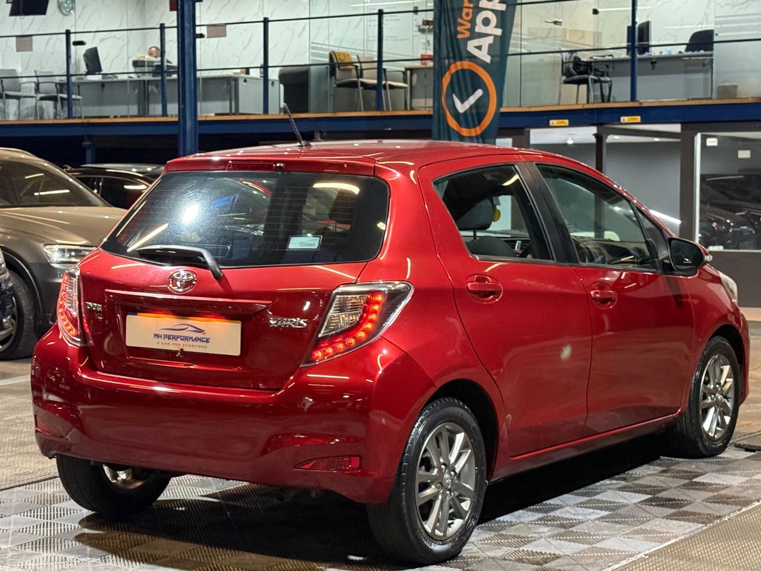 Used Toyota Yaris 2014 for sale - 76537974: Photo 5