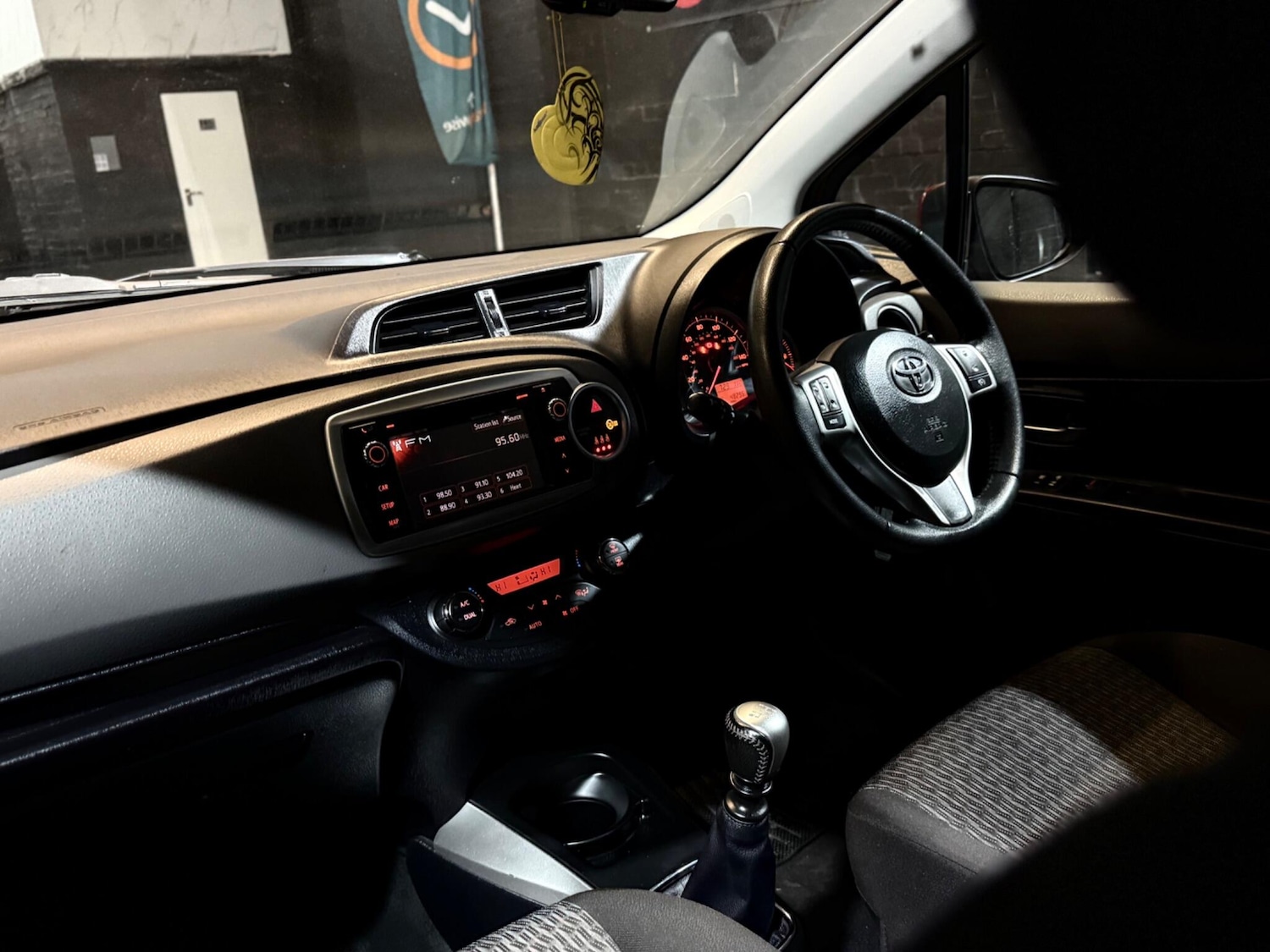 Used Toyota Yaris 2014 for sale - 76537974: Photo 50