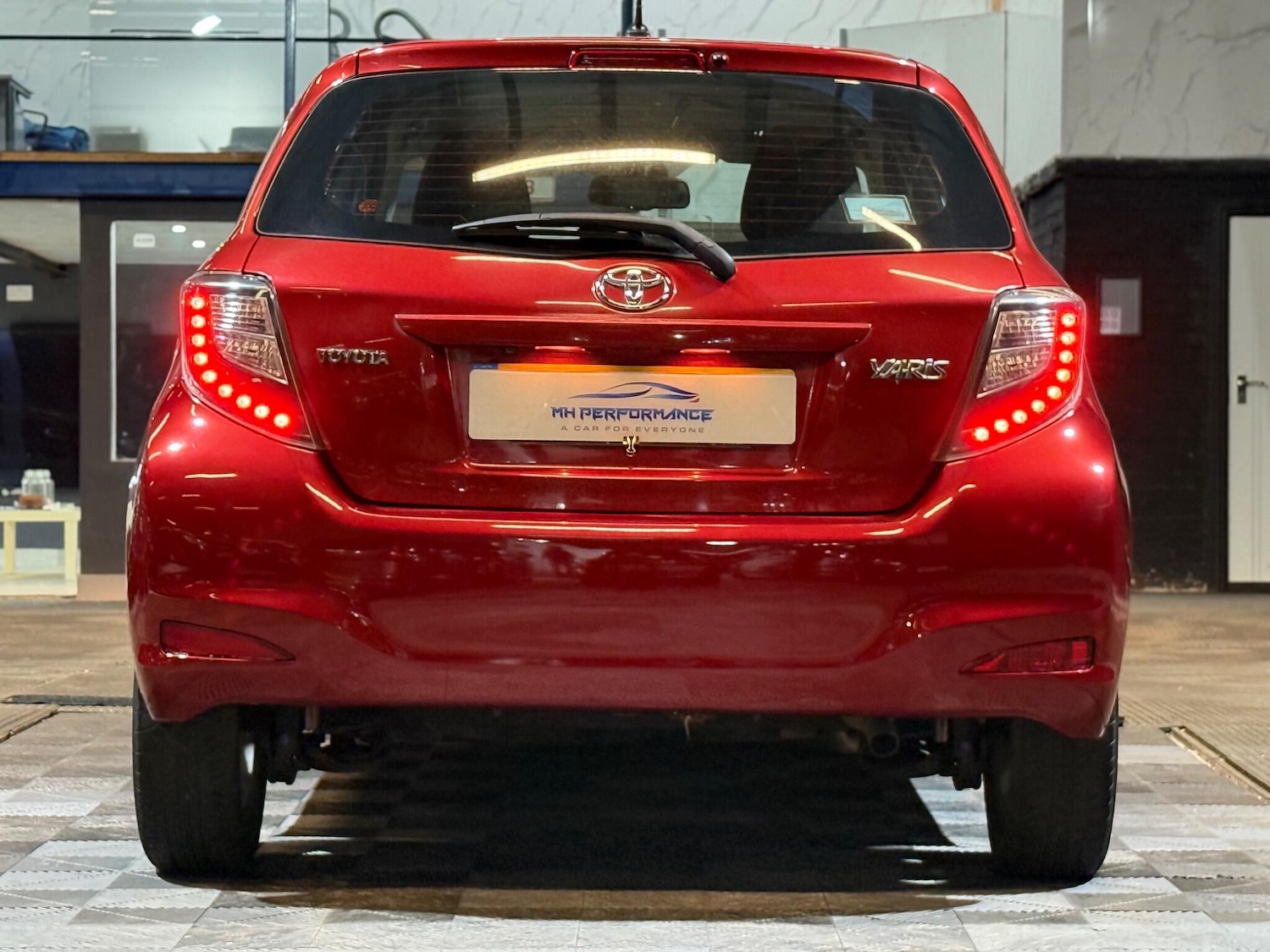 Used Toyota Yaris 2014 for sale - 76537974: Photo 8