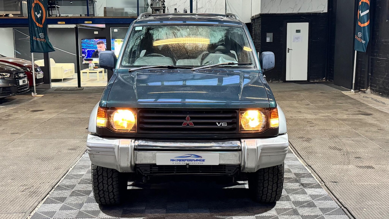 Used Mitsubishi Shogun for sale - 78185596: Photo 2