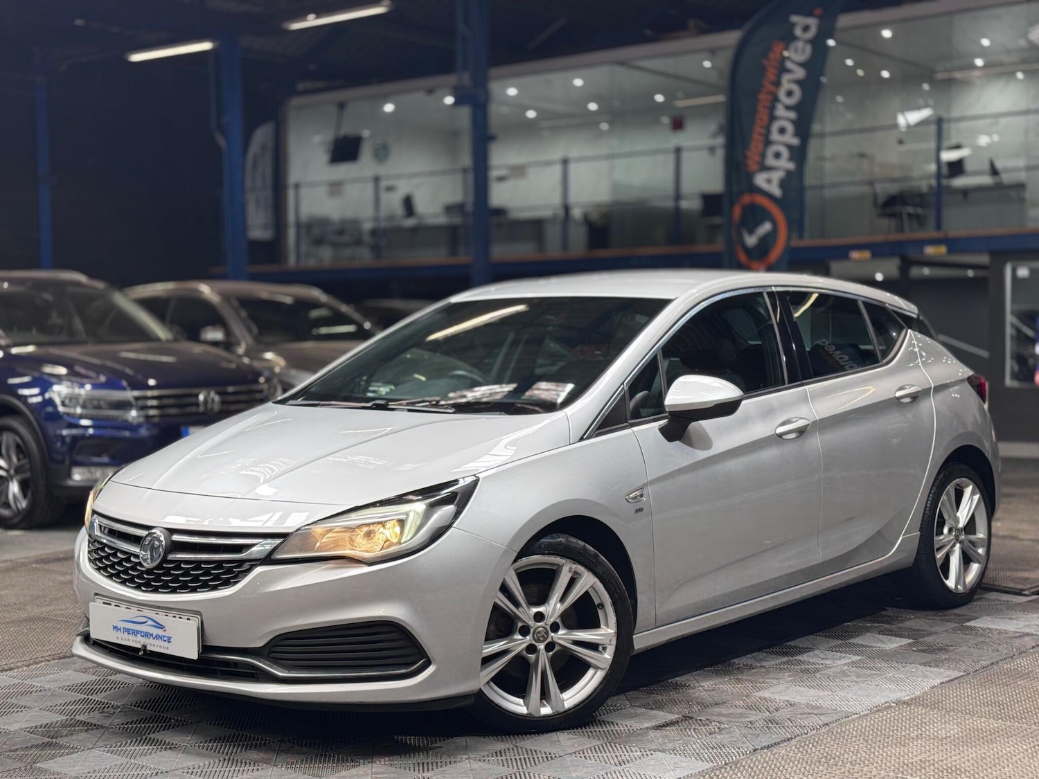 Used Vauxhall Astra 2018 for sale - 76377478: Photo 1