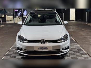 Used Volkswagen Golf 2017 for sale - 77163433: Photo