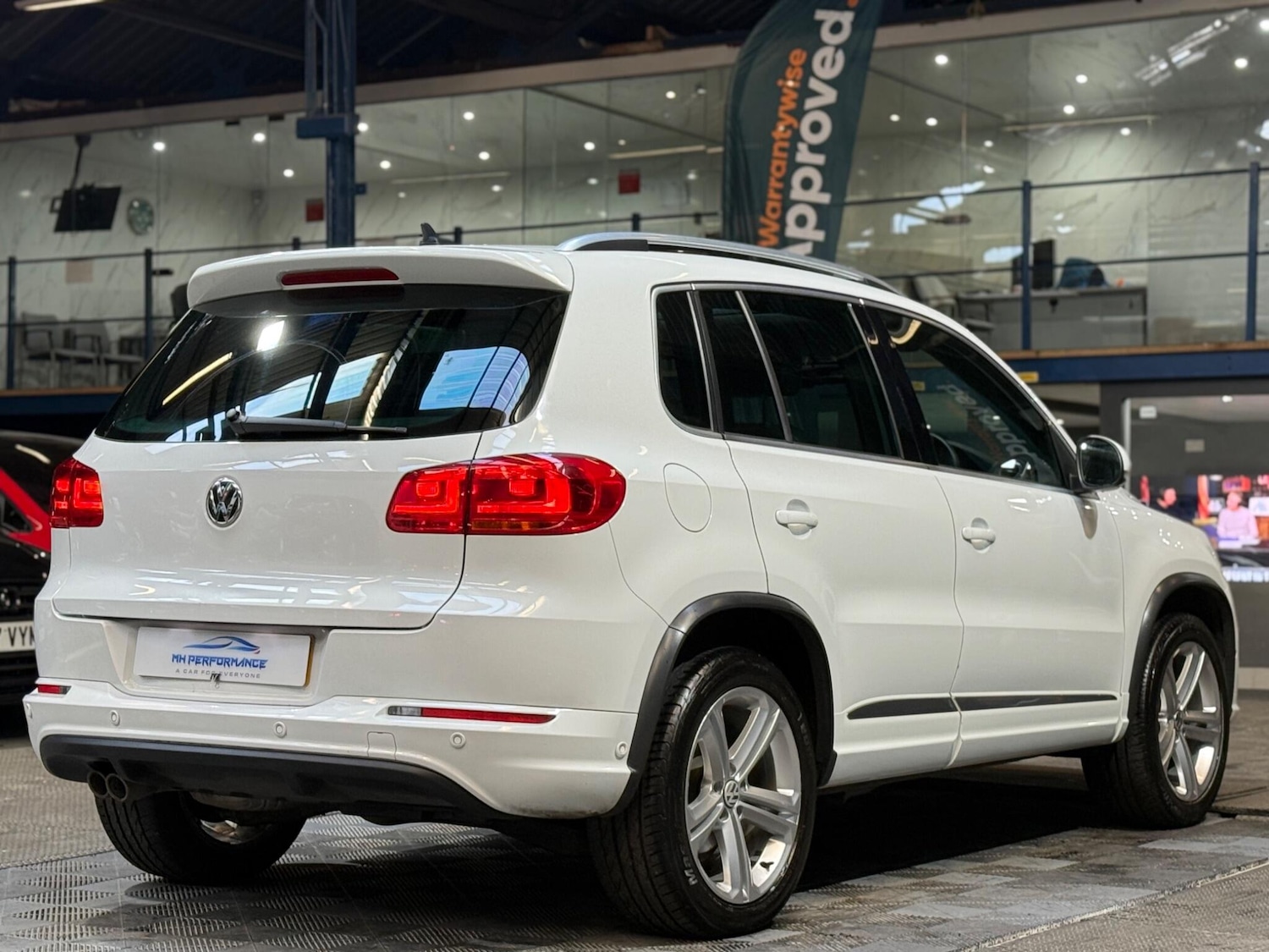 Used Volkswagen Tiguan 2015 for sale - 76632963: Photo 27