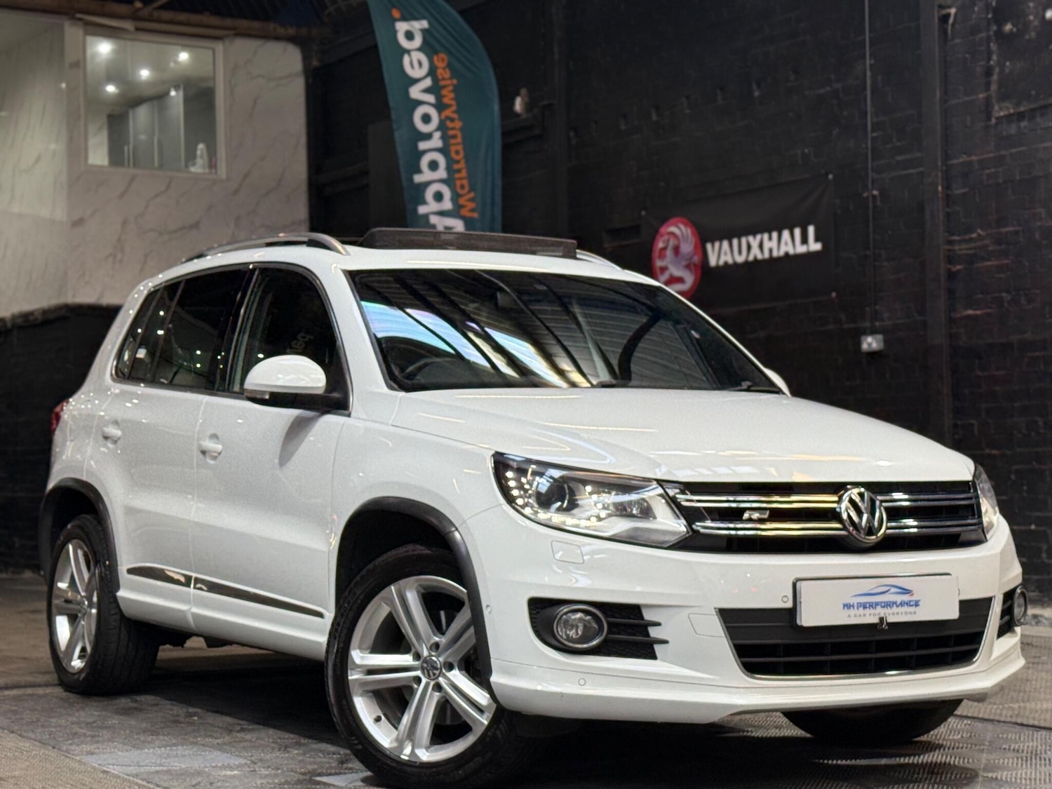 Used Volkswagen Tiguan 2015 for sale - 76632963: Photo 3