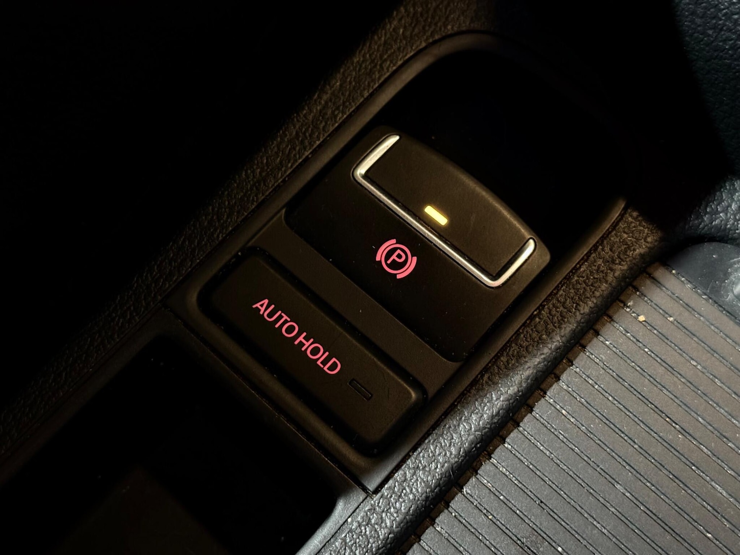 Used Volkswagen Tiguan 2015 for sale - 76632963: Photo 32